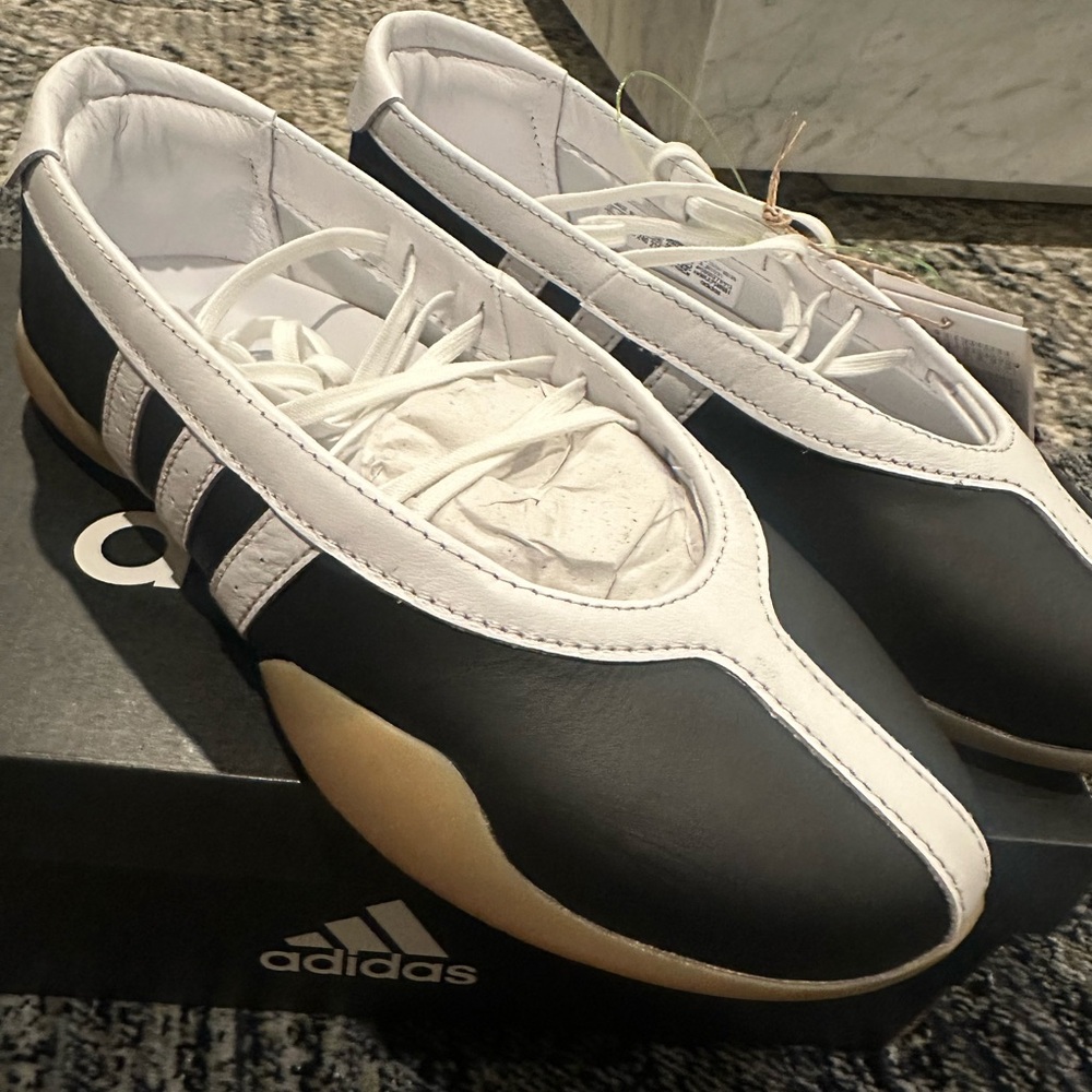 Adidas WOMEN’S TAEKWONDO MEI BALLET SHOES Black White NEW with box size 7 UK 5.5